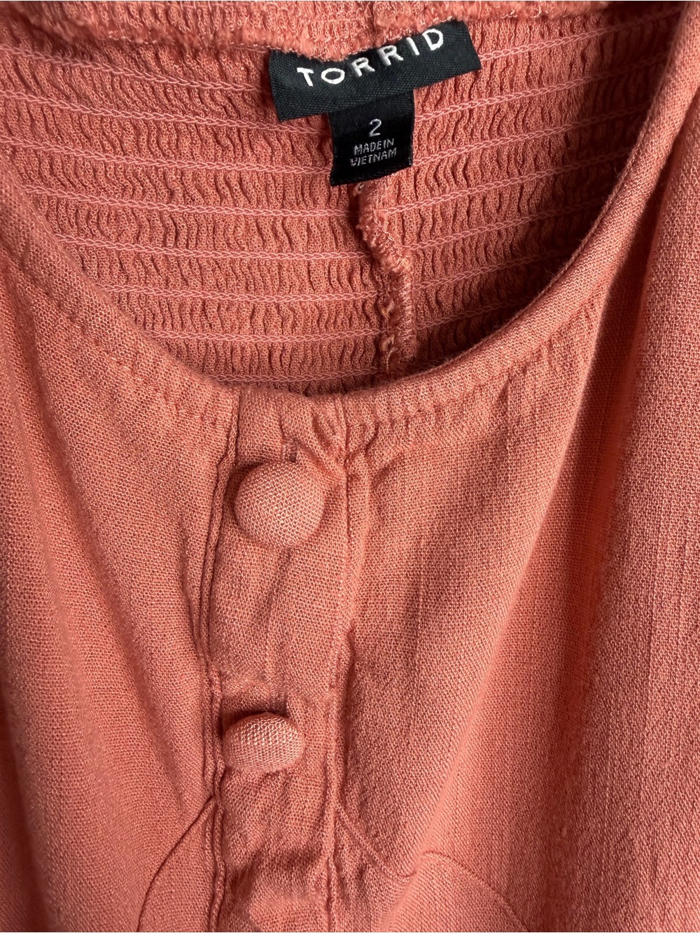 Torrid Sleeveless Tiered Button Front Top – Size 2 – Rust/Clay – Pre‑Loved - Picture 4 of 5